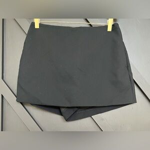 ZARA Black Tailored Mini Skort – Built-In Shorts, Size Large